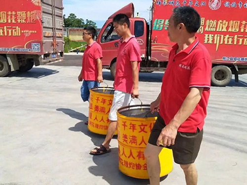 浏阳正在积极应对多个地方出现的“禁放”举措