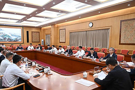 省委书记沈晓明：真正让老百姓长长久久地端稳烟花爆竹“这碗饭”