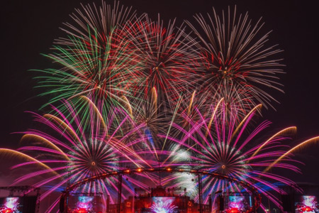 南京汤山华晨宇演唱会焰火秀